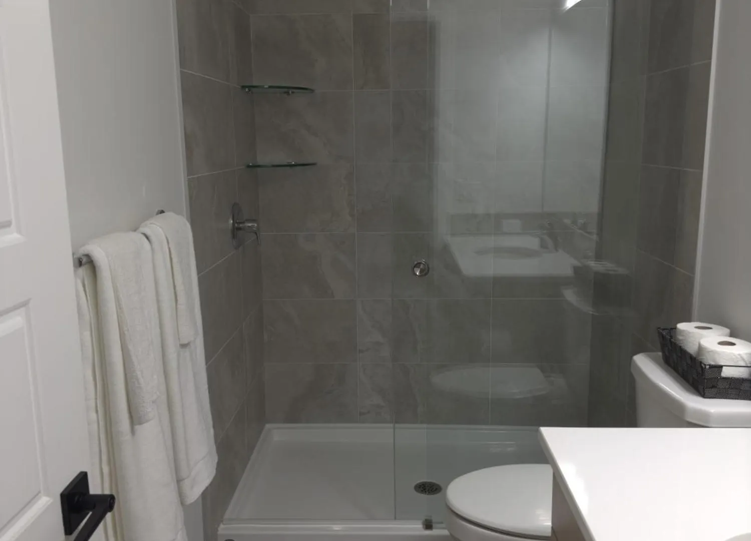 Cozy Apartment In South West YYC