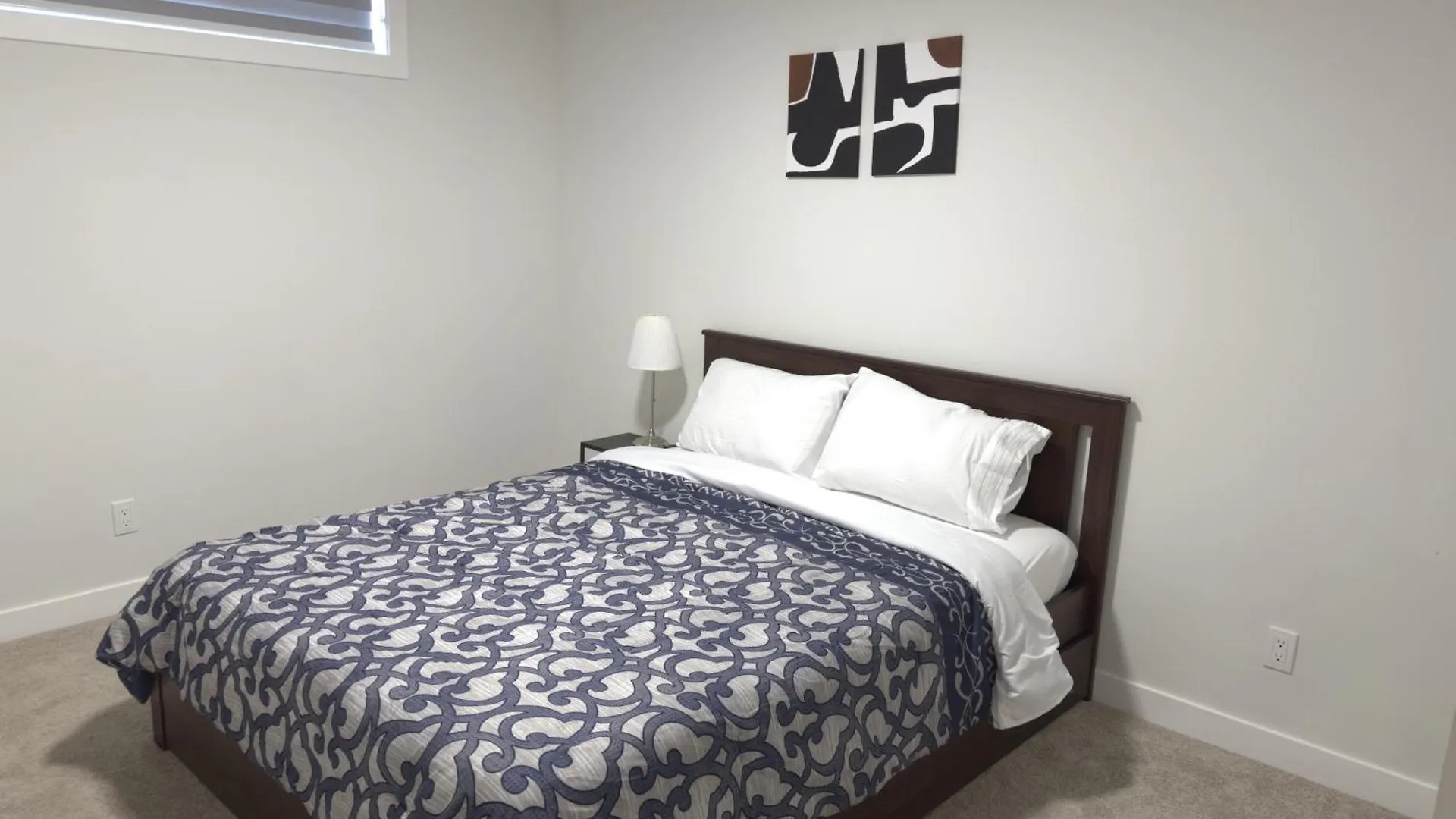 Cozy Apartment In South West YYC